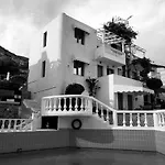 Gorgeous For 2 People, Swimming Pool And Sea View Hersonissos (Crete)