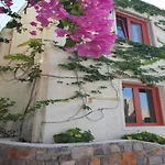 Gorgeous For 2 People, Swimming Pool And Sea View Lejlighed