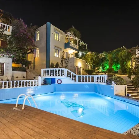 Gorgeous For 2 People, Swimming Pool And Sea View *
