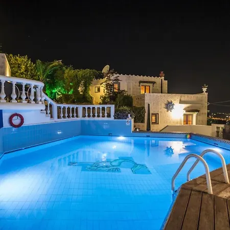 Gorgeous For 2 People, Swimming Pool And Sea View Apartment