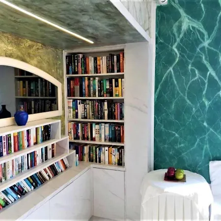 Gorgeous For 2 People, Swimming Pool And Sea View خيرسونِسوس