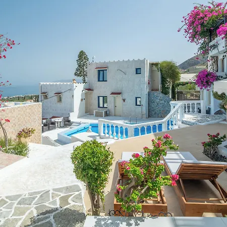 Gorgeous For 2 People, Swimming Pool And Sea View Apartmán