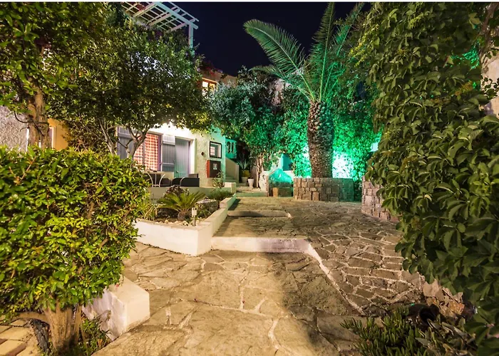 Gorgeous For 2 People, Swimming Pool And Sea View Appartamento